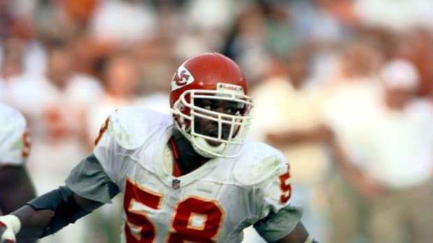 86. Derrick Thomas -- LB, Kansas City Chiefs (1989-1999). Xxx C Decade Thomas S Fbn Ca © ROBERT HANASHIRO, USA TODAY, USA TODAY via Imagn Content Services, LLC